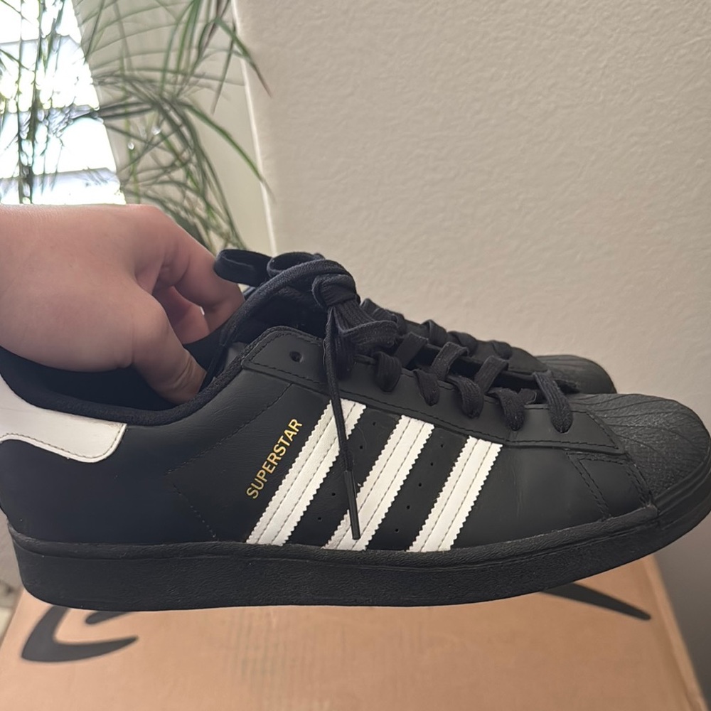 Adidas superstar size 11